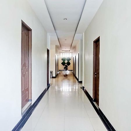 Oyo 627 Tirta Kencana Syariah Pekanbaru Exterior foto