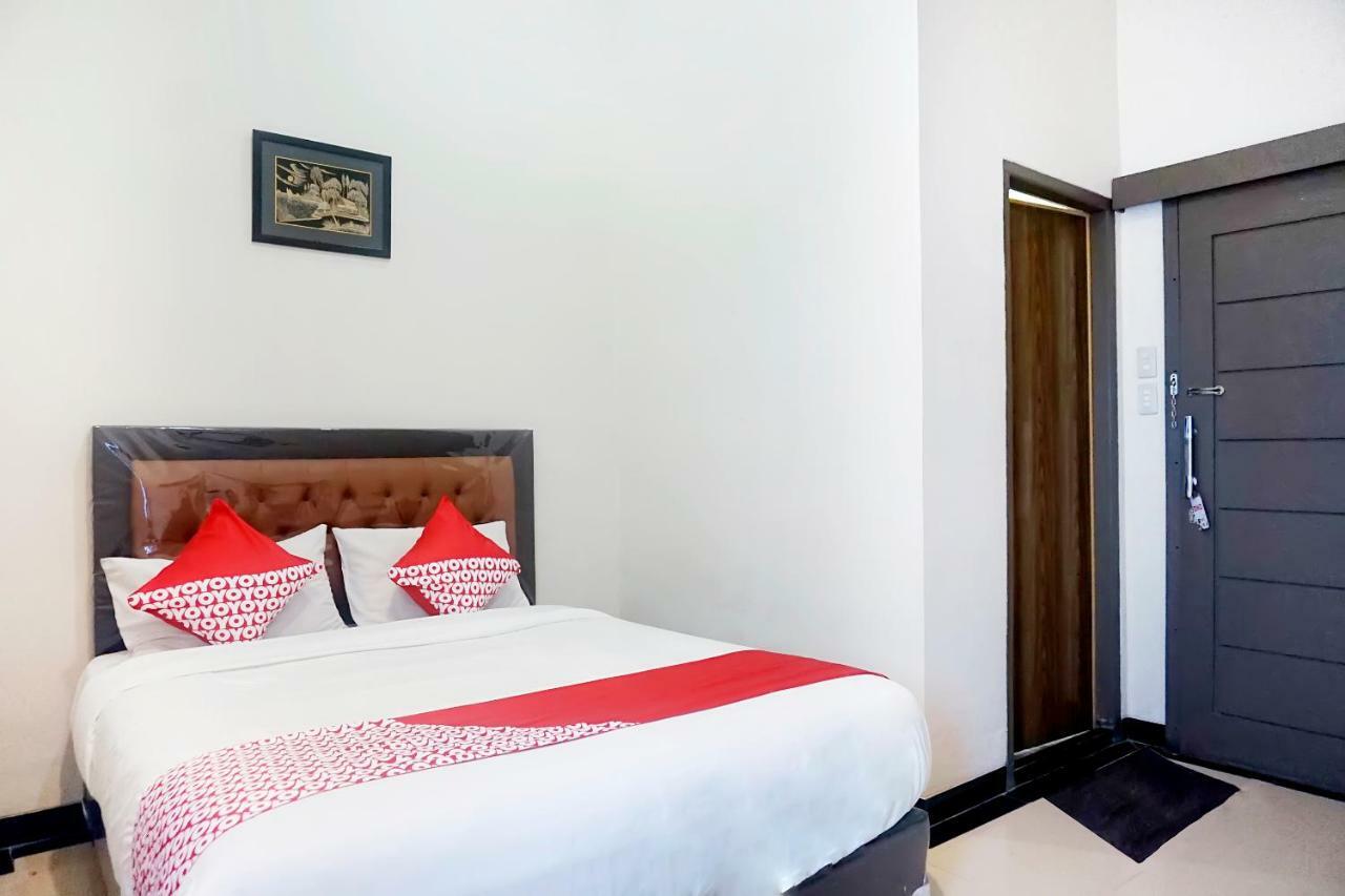 Oyo 627 Tirta Kencana Syariah Pekanbaru Exterior foto